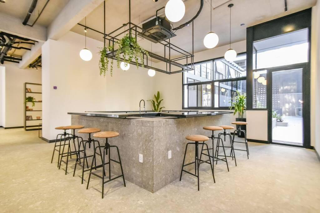 Bela Vista Prox. Paulista Apartamento *