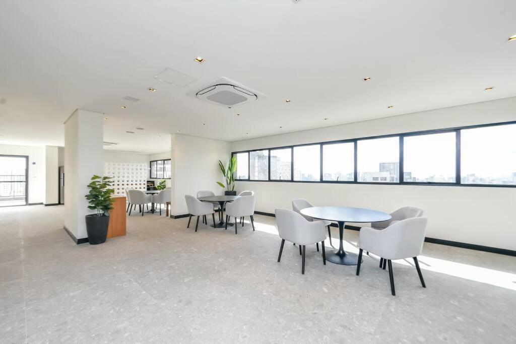 Bela Vista Prox. Paulista Apartamento *